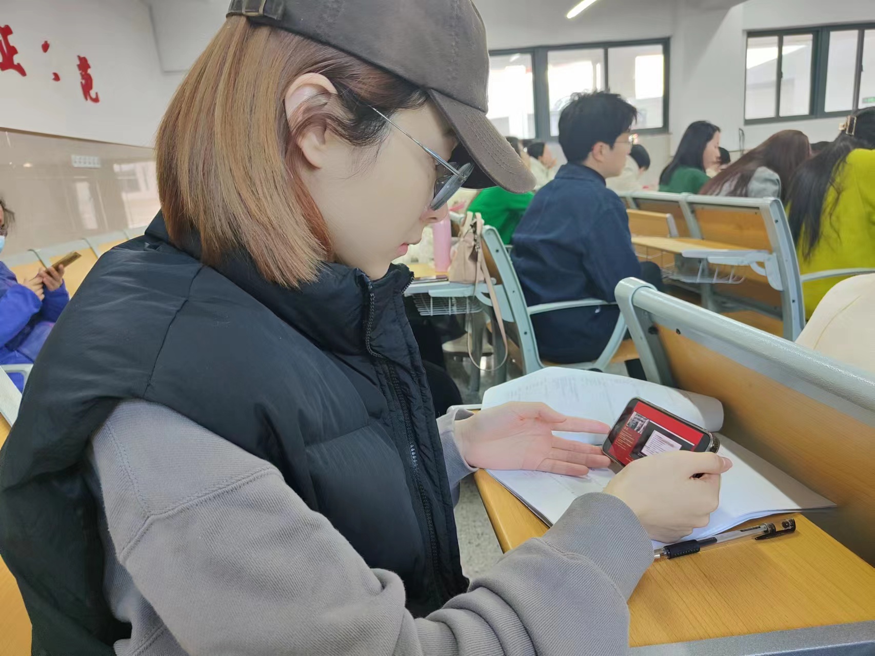 高萌.jpg 高萌.jpg
